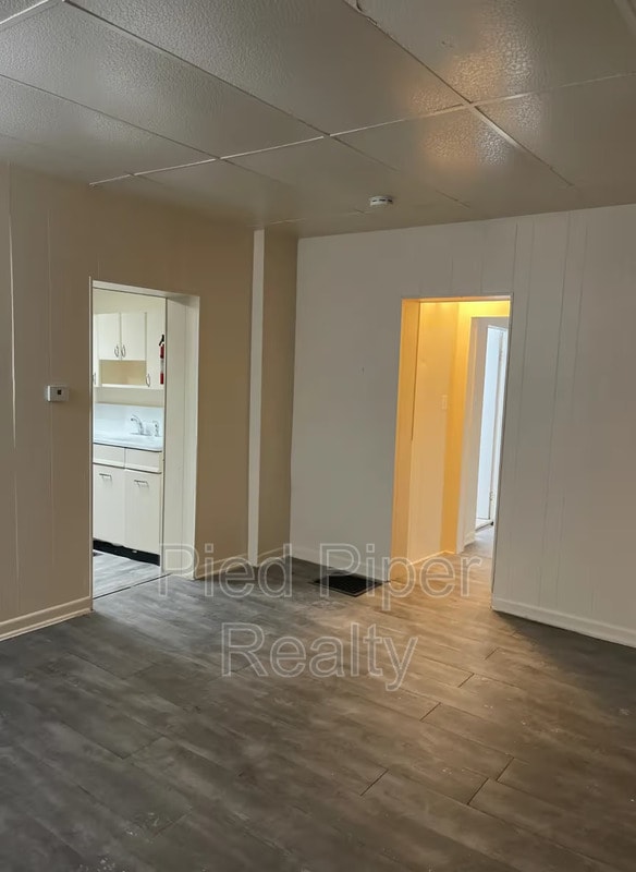 Building Photo - 810 E Shawnee St