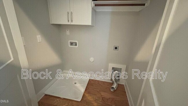 Building Photo - 200 E Moore St