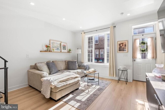 Building Photo - 1743 McClellan St