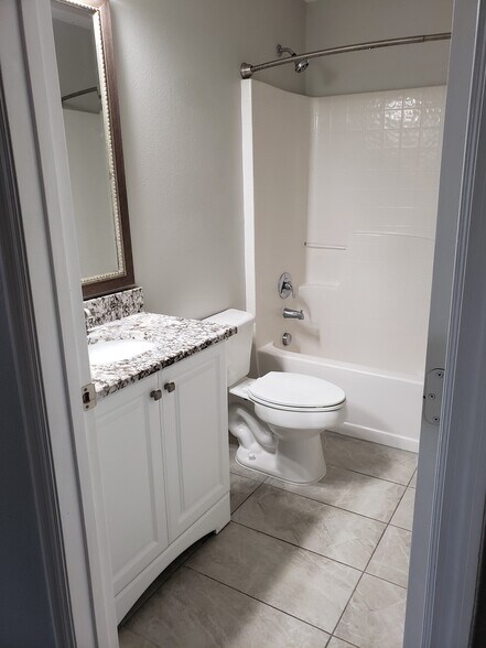 Building Photo - 76550 Longleaf Loop