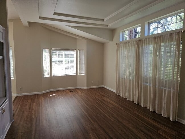 Building Photo - 10513 Katy Ln