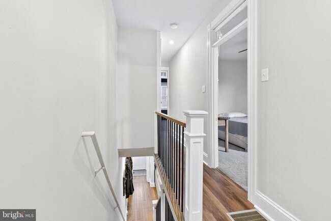 Building Photo - 624 St Joseph St