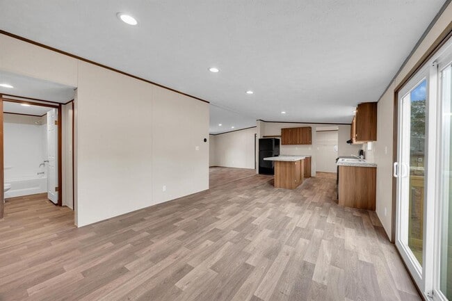 Building Photo - 211 Overhill Rd