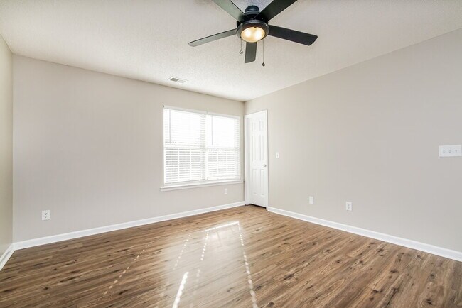 Building Photo - 3312 Marshlane Way