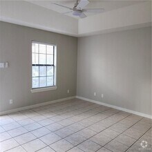 Building Photo - 1501 W Carmen Ave