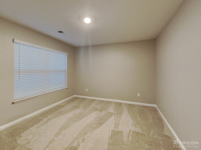 Building Photo - 283 Millen Dr