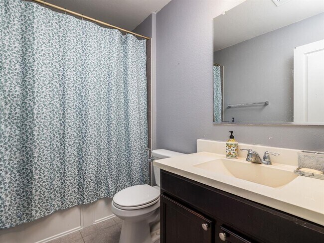 Building Photo - 464 Druse Ln