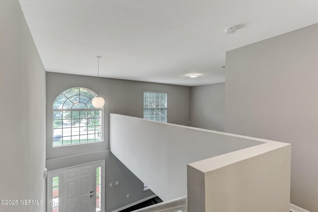 Building Photo - 172 King Arthur Ct