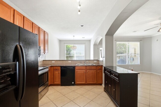 Building Photo - 930 Sterling Creek Cir