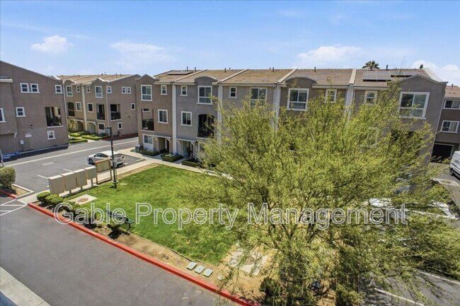 Building Photo - 14854 Nordhoff St