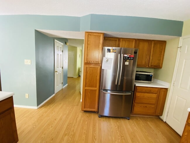 Building Photo - 2249 S Sweetbriar Ct