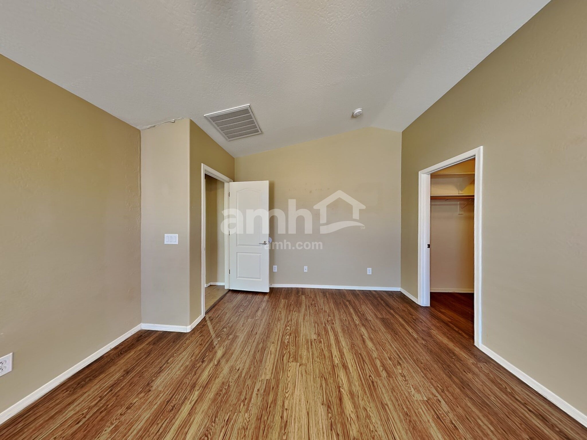 Building Photo - 2324 S 238th Ln