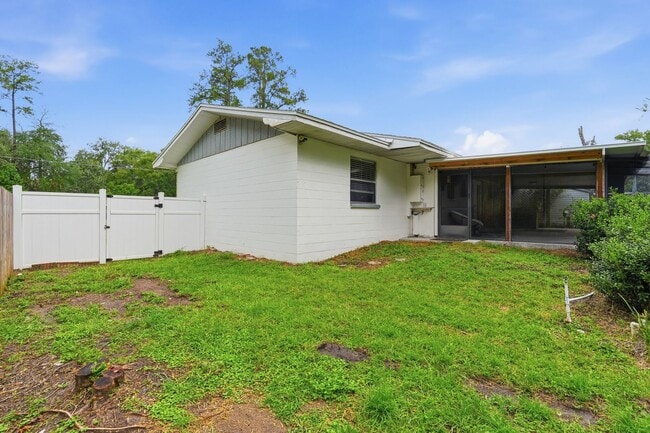 Building Photo - 4731 NW 39th St