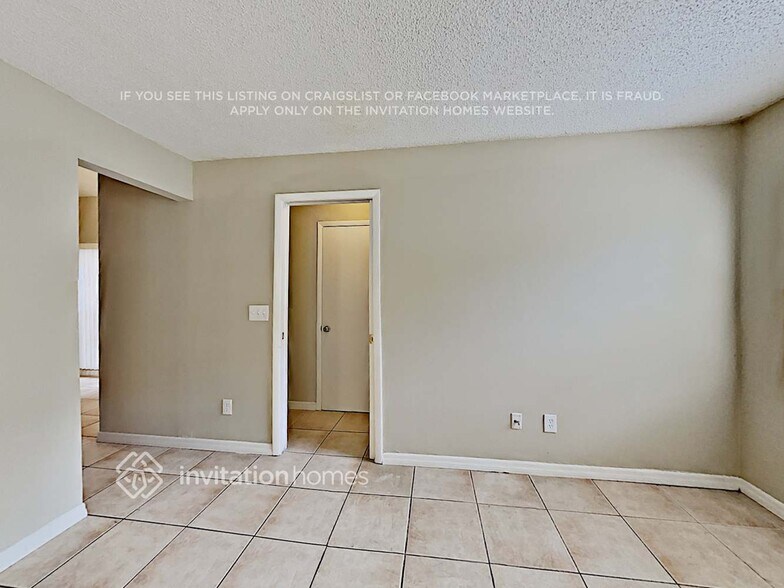 Building Photo - 12111 Wildbrook Dr