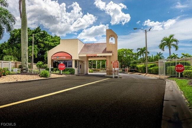 Building Photo - 1624 Pine Valley Dr