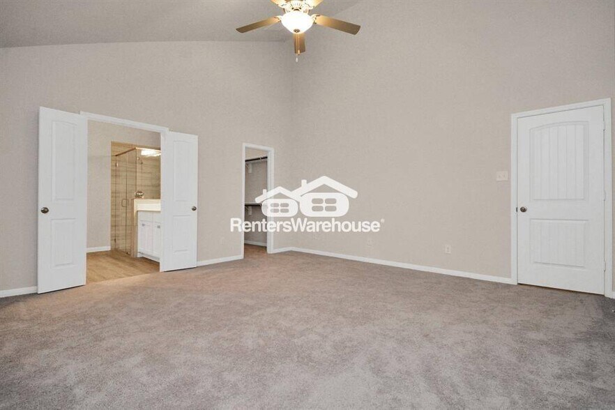 Building Photo - 6927 Escondido Dr