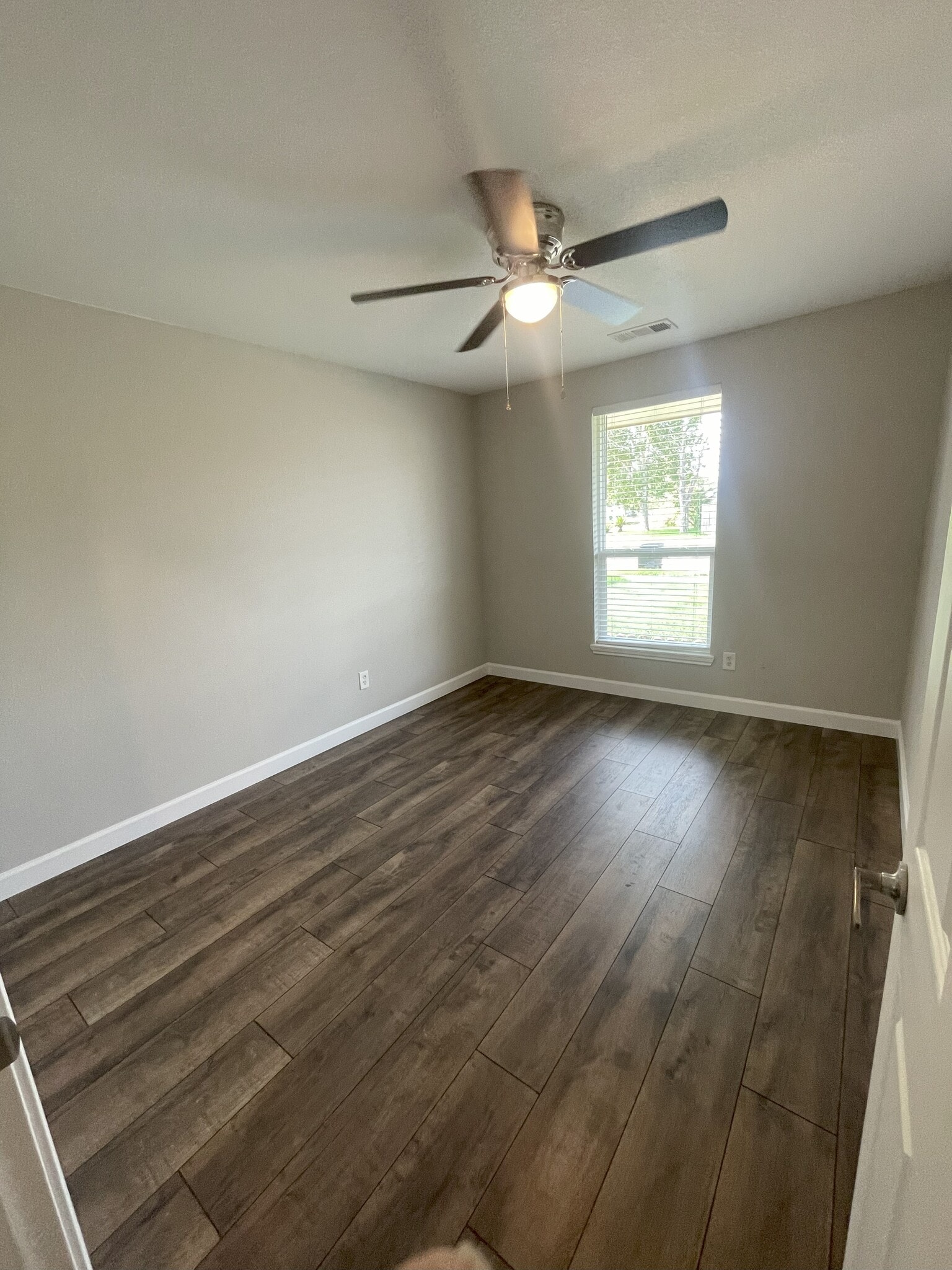 Building Photo - 10827 Sageriver Dr