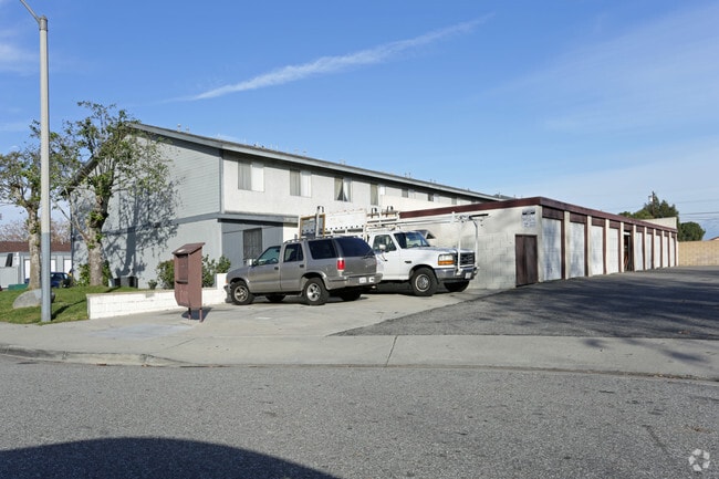 Building Photo - Juniper Villas