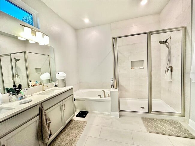 Building Photo - 900 Wild Date Ln