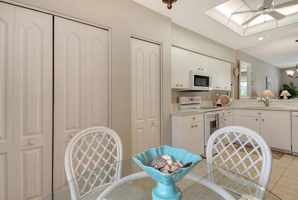 Building Photo - 9641 Castle Point Dr