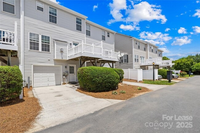 Building Photo - 8043 Bristle Toe Ln