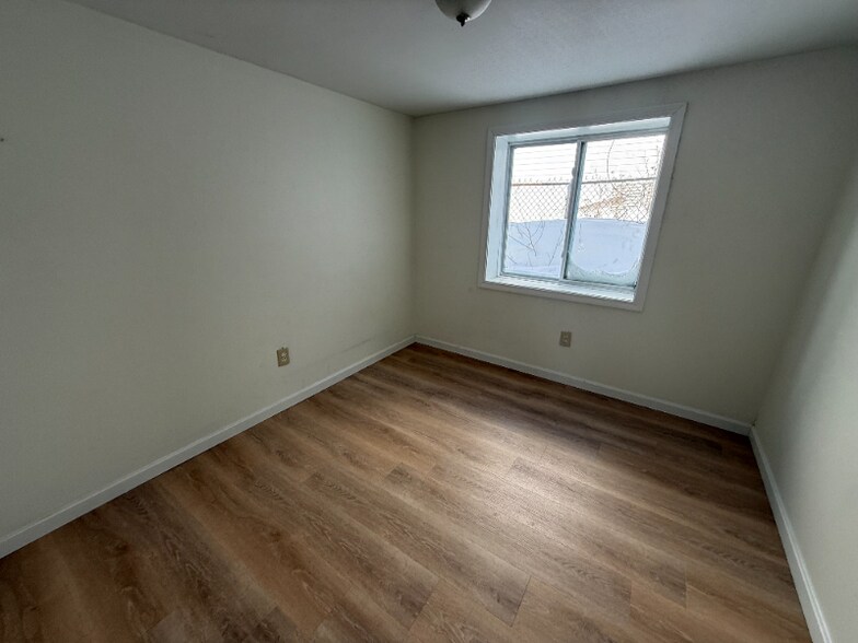 Building Photo - 190 Ashworth Ave