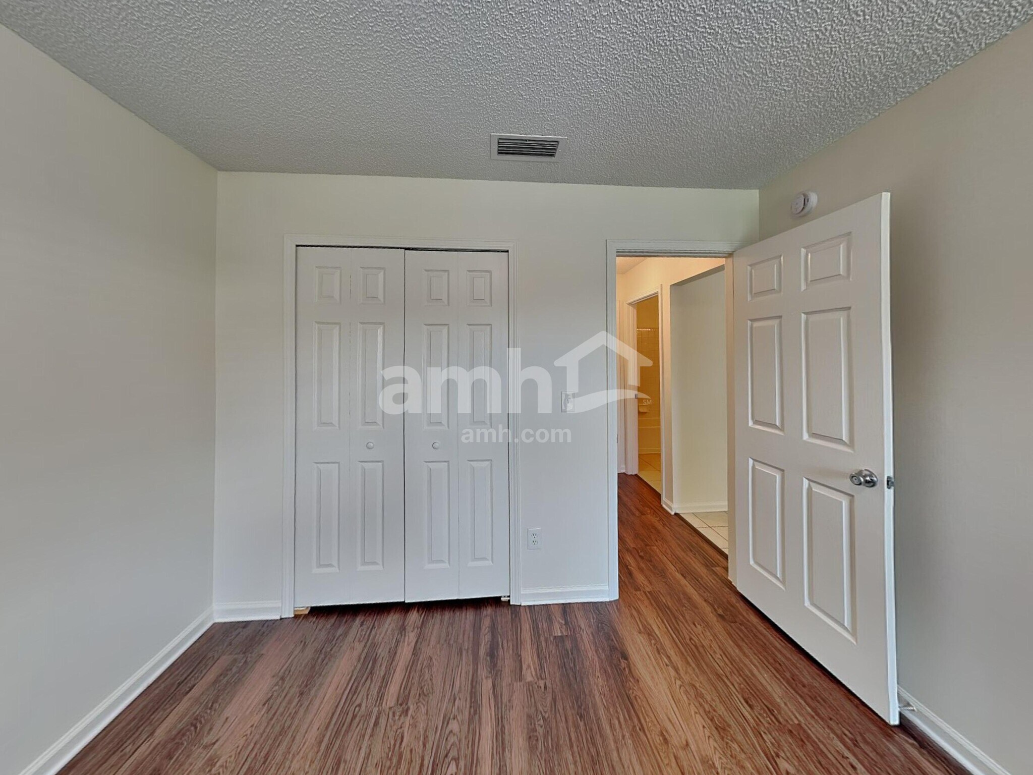 Building Photo - 3741 Woodbriar Dr