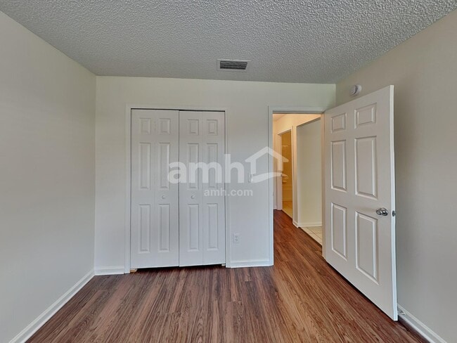 Building Photo - 3741 Woodbriar Dr