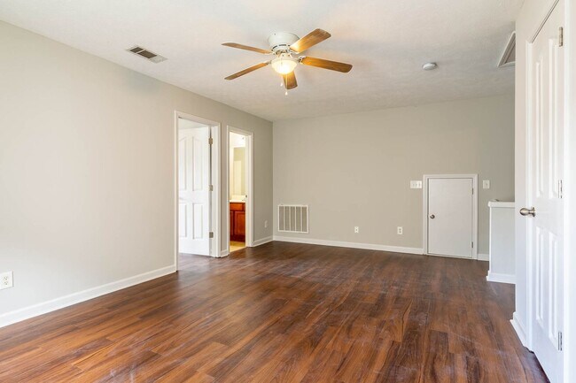 Building Photo - 752 Holland Ridge Dr