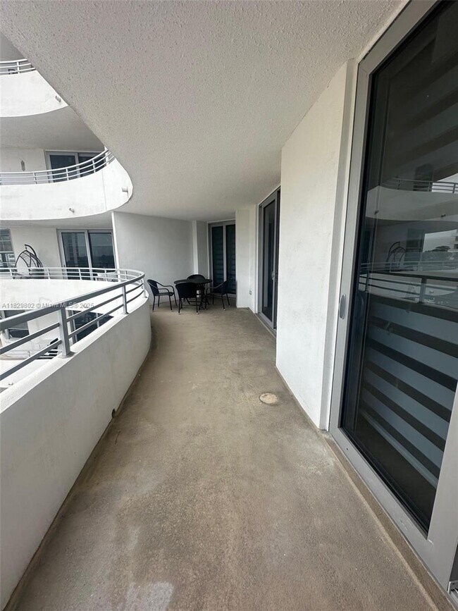 Building Photo - 5555 Collins Ave