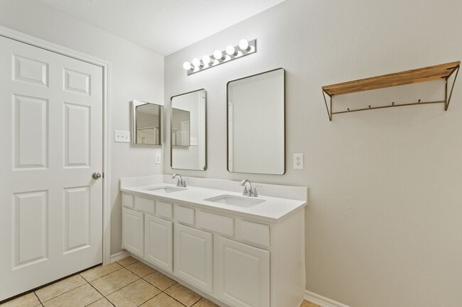 Building Photo - 21035 Summer Trace Ln