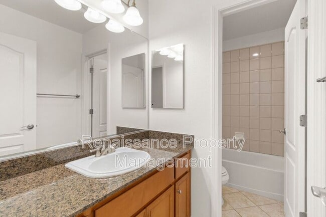 Building Photo - 288 W Fauna Ave