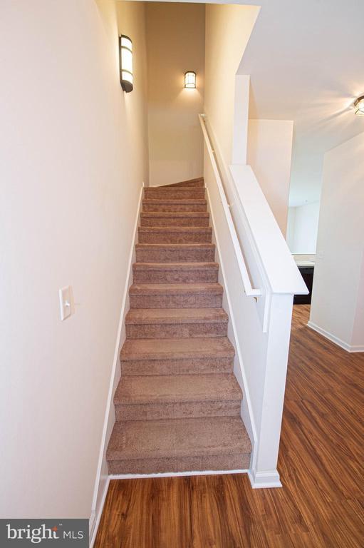 Building Photo - 420 Parkview Ct