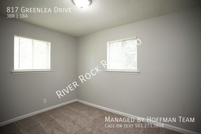 Building Photo - 817 Greenlea Dr
