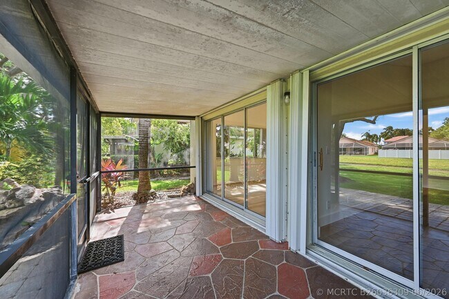 Building Photo - 7618 Pinewalk Dr S