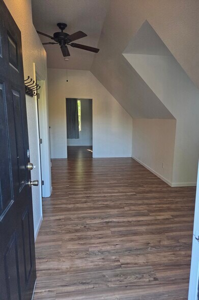 Building Photo - 10605 Fair Oaks Blvd