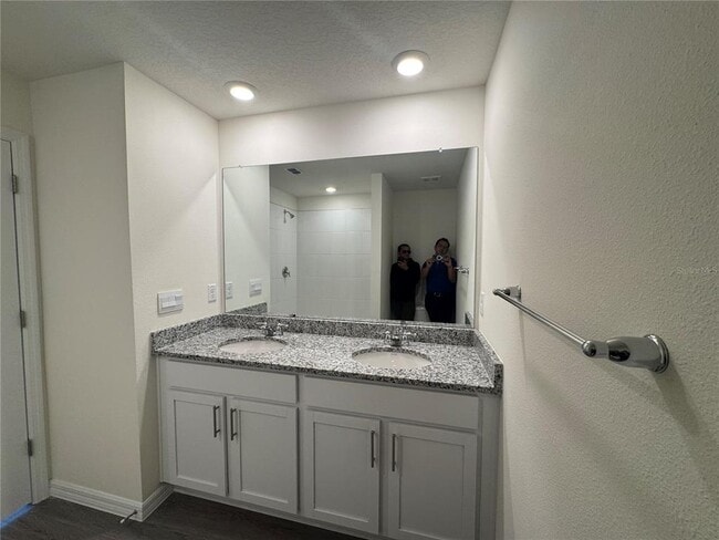 Building Photo - 36015 Sunflower Hl Dr