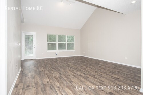 Building Photo - 1933 N 80th Ct