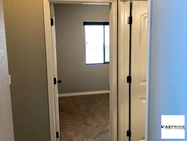 Building Photo - Southern Vista Estates 4-Bedroom Home with...