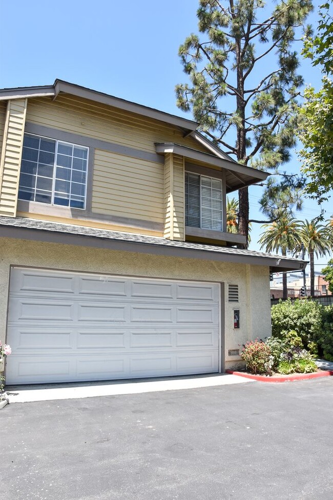 Building Photo - Steps to Chapman University