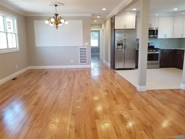 Building Photo - 60 Arlington St