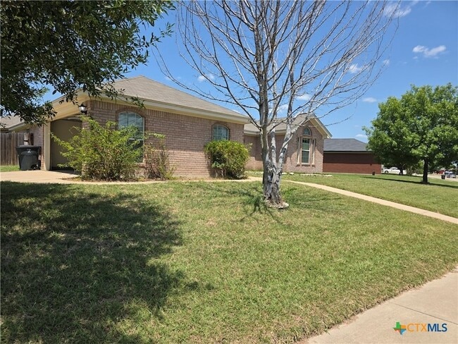Primary Photo - 3901 Mustang Dr