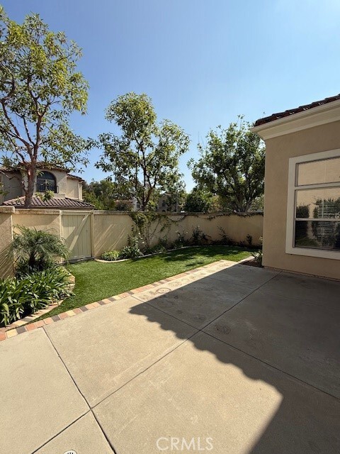Building Photo - 2657 Plumb Dr