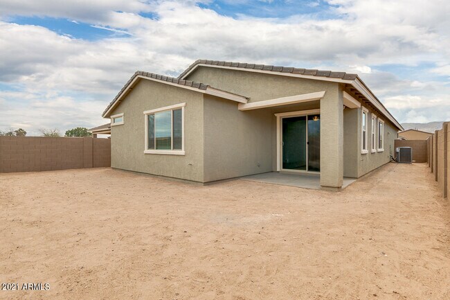 Building Photo - 1346 E Glass Ln