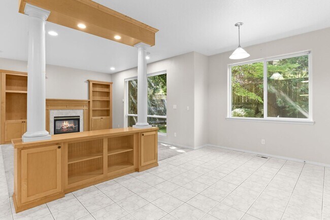 Building Photo - FOR RENT: CORNER LOT, Immaculate, lovely and spacious home - 5 bed, 3 bath + bonus room with 3-ca...