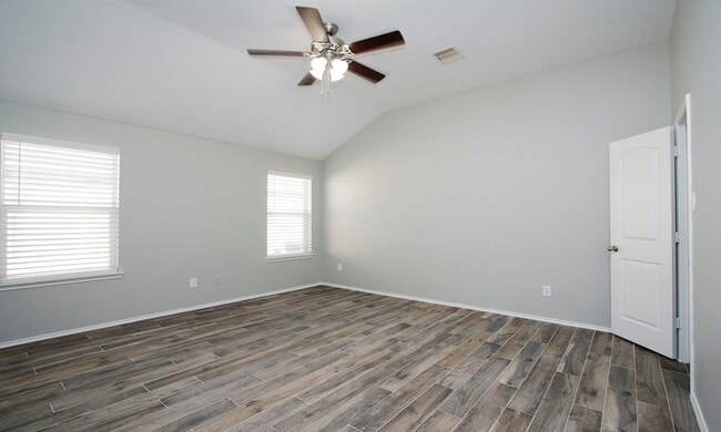 Building Photo - 24918 Oconee Dr