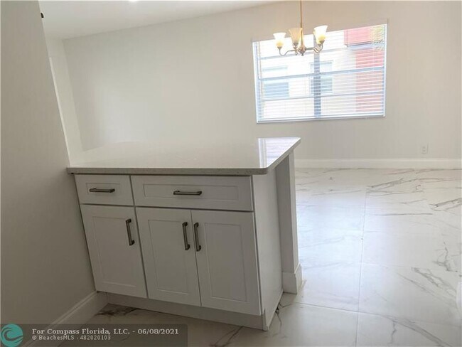 Building Photo - 954 Normandy Trail