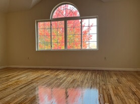 Building Photo - 36 Mersereau Ave