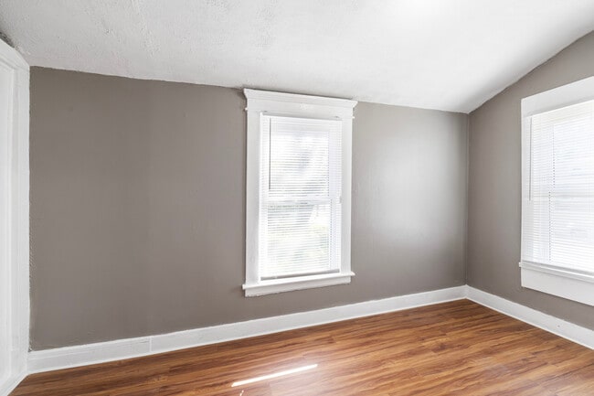 Building Photo - 835 S 38th St