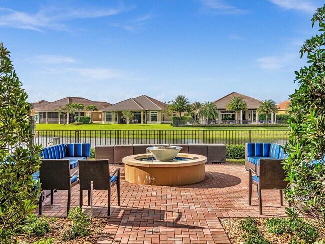 Building Photo - 8928 Bastille Cir E